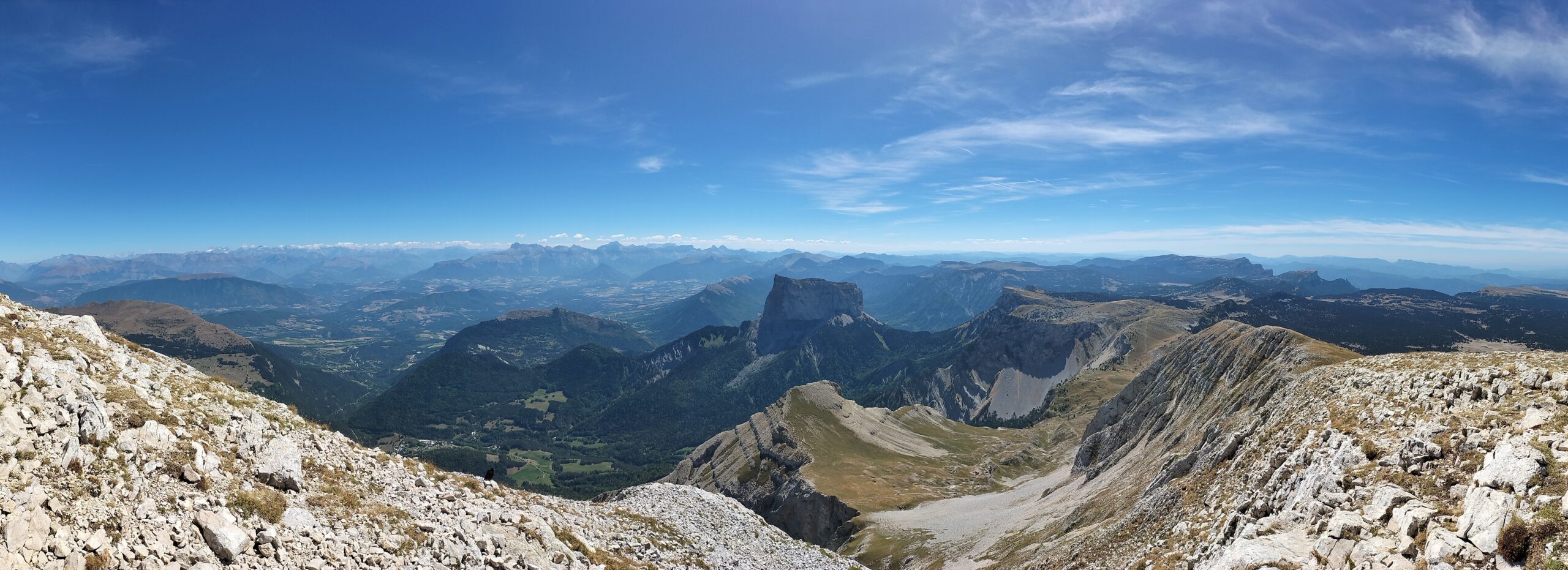 Vue panoramique sur les montagnes depuis le Grand-Veymont