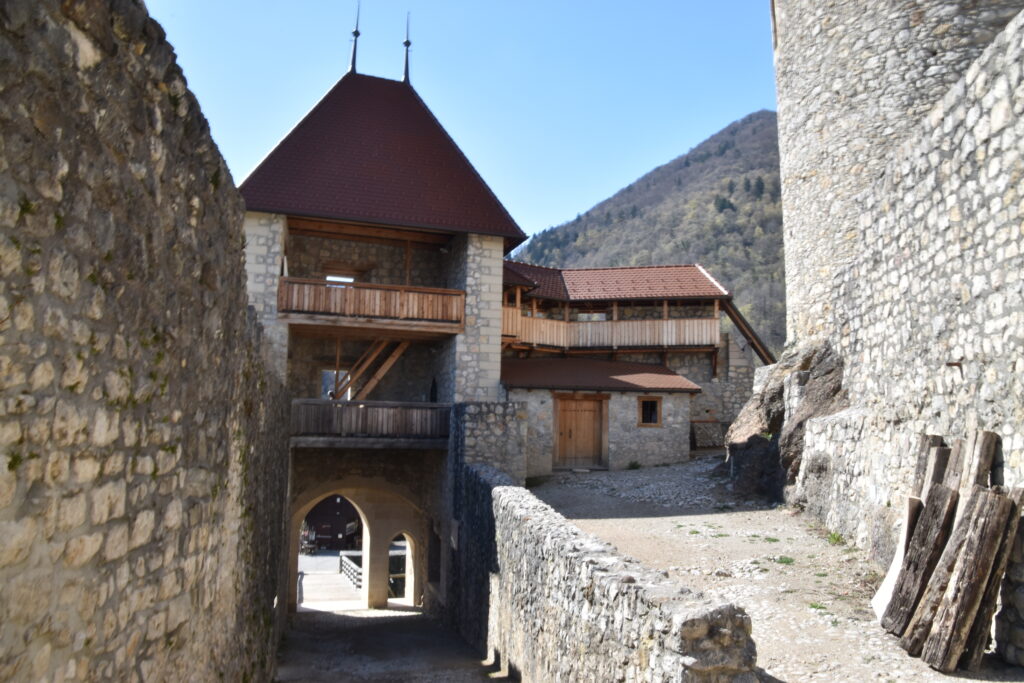 Zovnek Castel