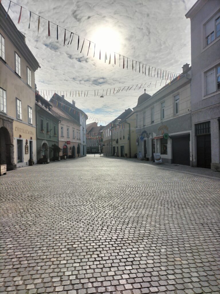 Ruelle pavée de la ville de Ptuj