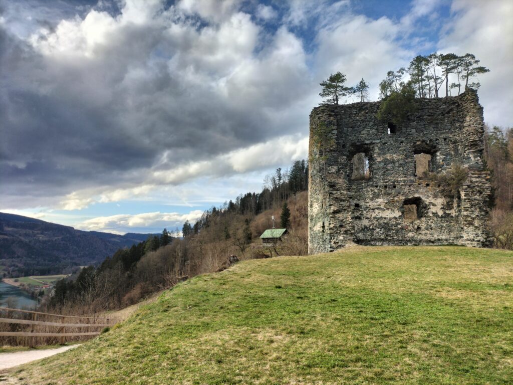 Ruines du château de Dravograd