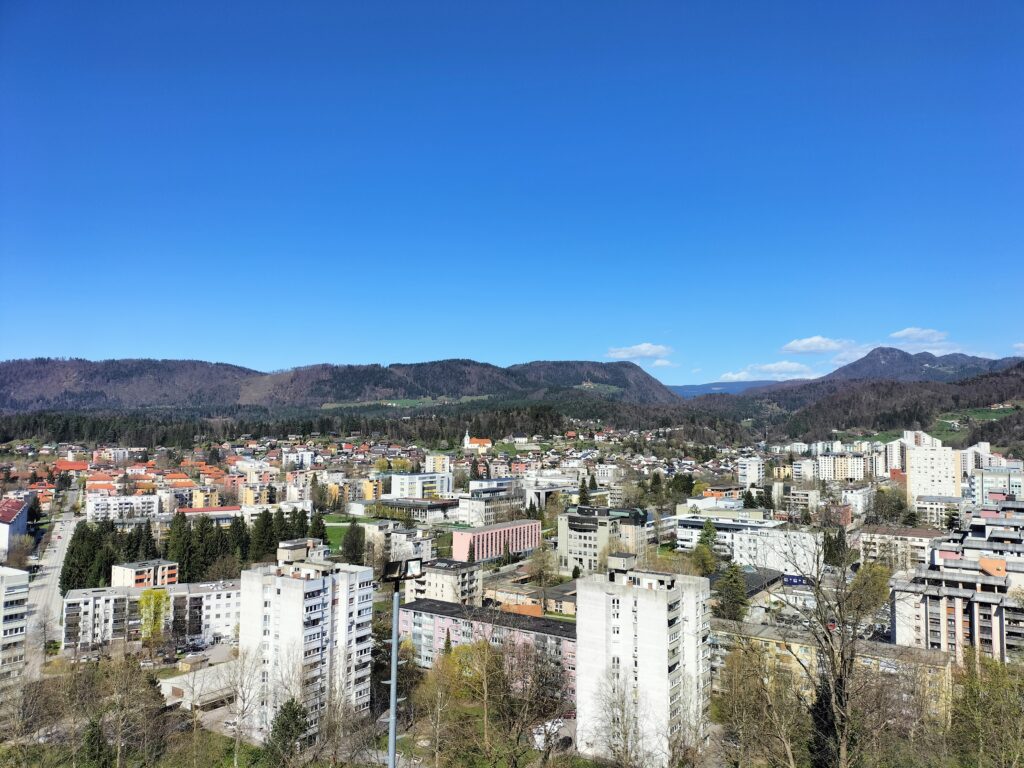 Vue sur la ville de Velenje depuis le château de Velenje