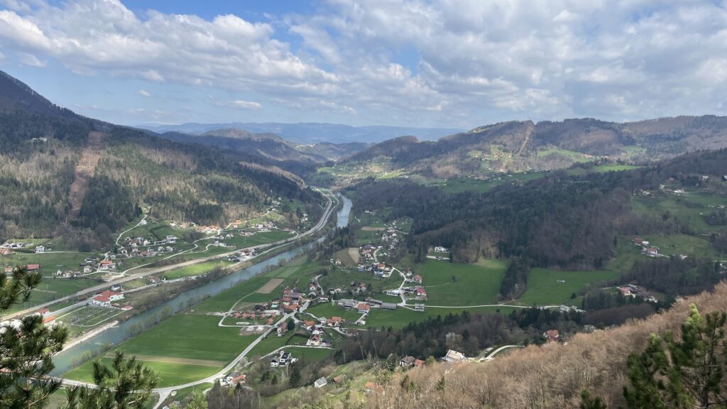 Pot na Hum, Lasko, Slovénie