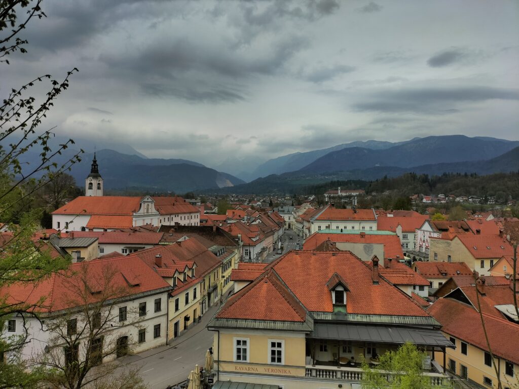 Vue sur la ville de Kamnik depuis le château