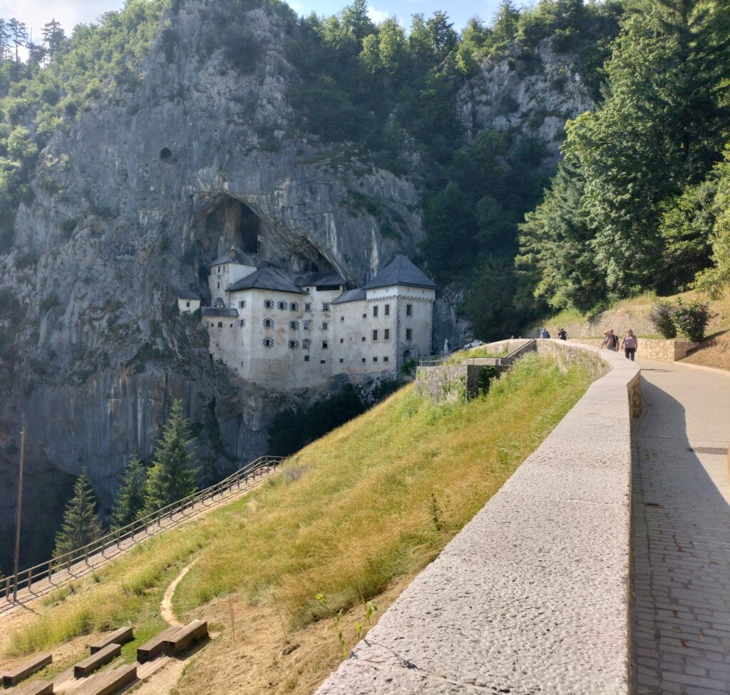 Predjama Castel