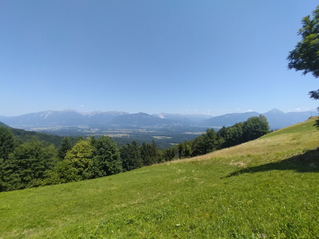 Vue sur les montagnes depuis Jamnik