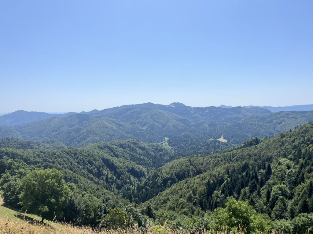 Vue sur les montagnes depuis Jamnik