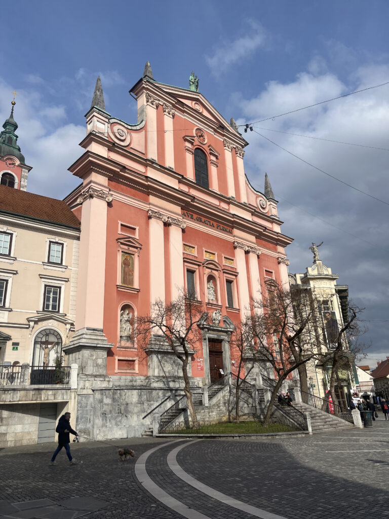 Monument rose très connu à Ljubljana