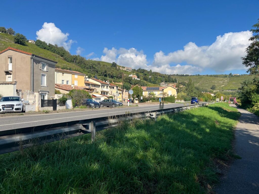 Etape de la Via Rhôna entre Ampuis et Saint-Rambert-d'Albon