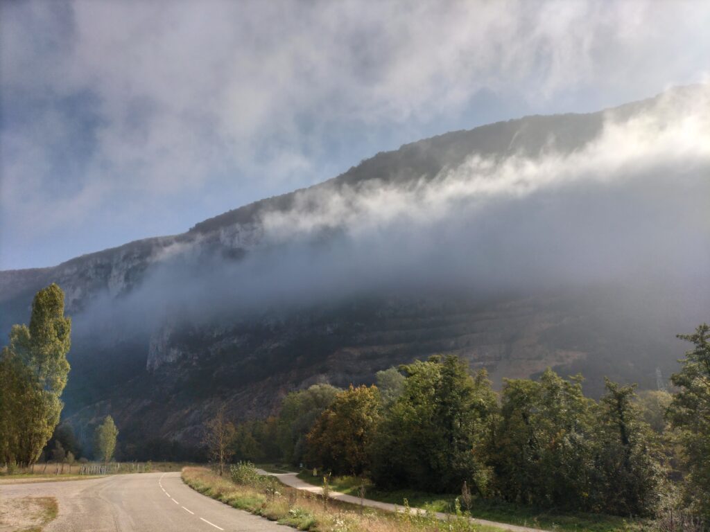 Etape de la Via Rhôna entre Groslée et Belley