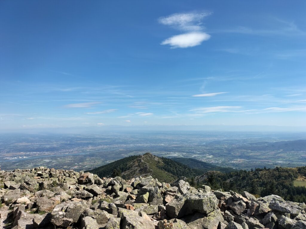 Vue sur le vallée du Rhône depuis le crêt de l'Oeillon
