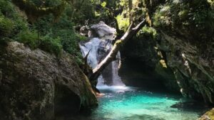 Sunikov vodni gaj, succession de petites cascades et gorges, à proximité de Lepena, Slovénie