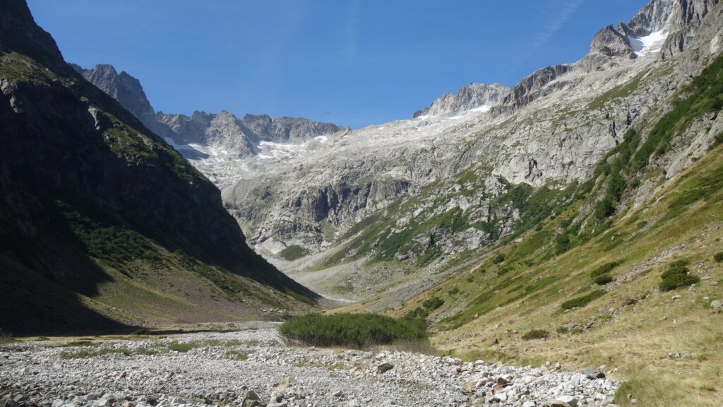 Vallon de la Mariande - randonnée du refuge de l'Alpe du Pin - massif des Ecrins - France