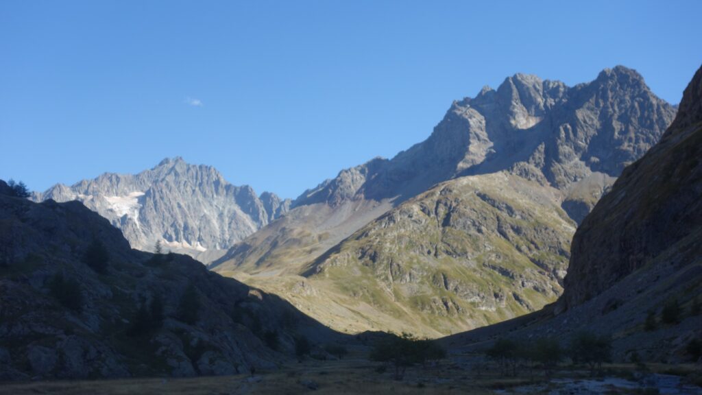 Refuge de l'Alpe de Villar d'Arène et sources de la Romanche