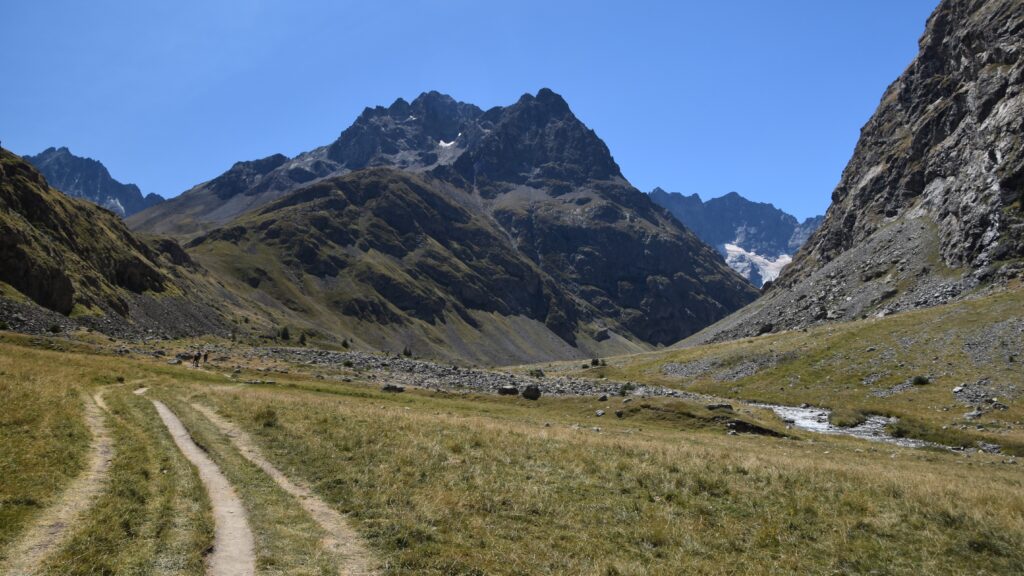 Refuge de l'Alpe de Villar d'Arène et sources de la Romanche