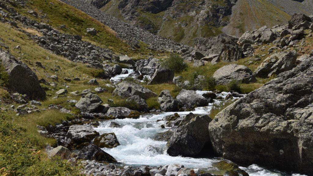 Refuge de l'Alpe de Villar d'Arène et sources de la Romanche