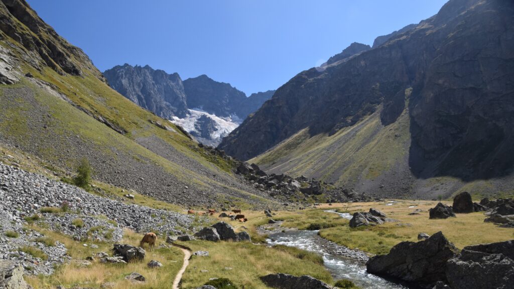 Refuge de l'Alpe de Villar d'Arène et sources de la Romanche